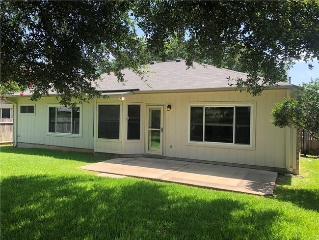 Building Photo - 1515 Lochaline Loop