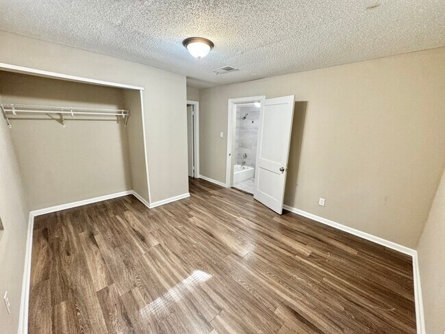 Building Photo - 1761 Winston Dr