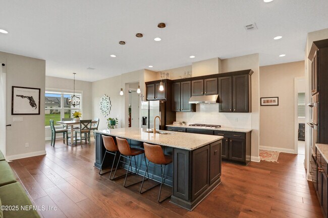 Building Photo - 520 Back Creek Dr