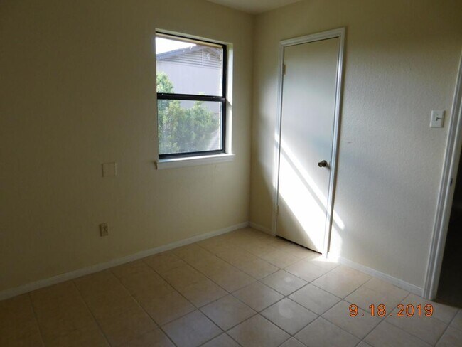 Building Photo - 206 Jason Dr