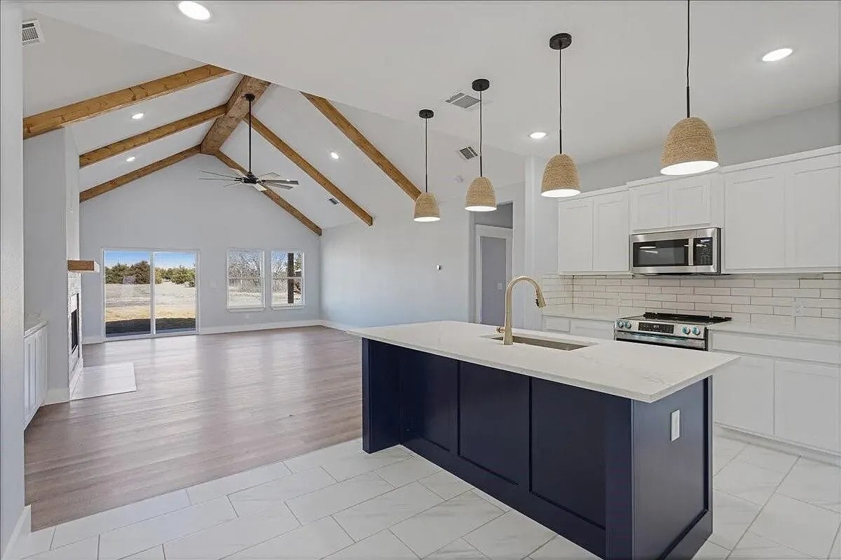 Building Photo - 2355 County Road 376