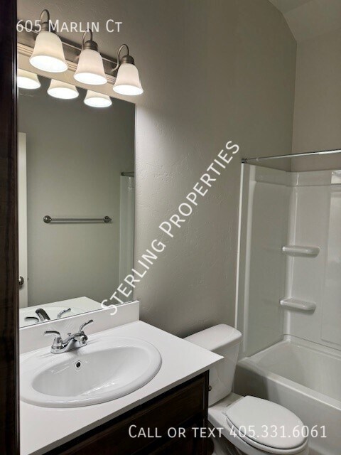 Building Photo - 605 Marlin Ct