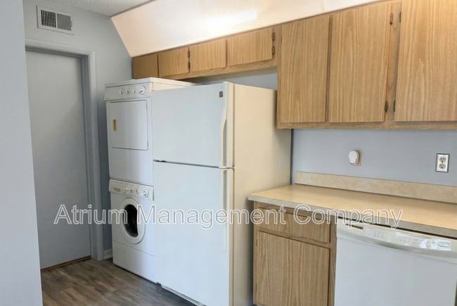 Building Photo - 8203 Sun Spring Cir