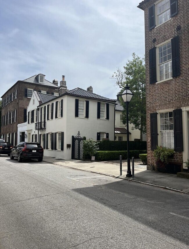 Building Photo - 2 br, 2 bath House - 35 1/2 Tradd