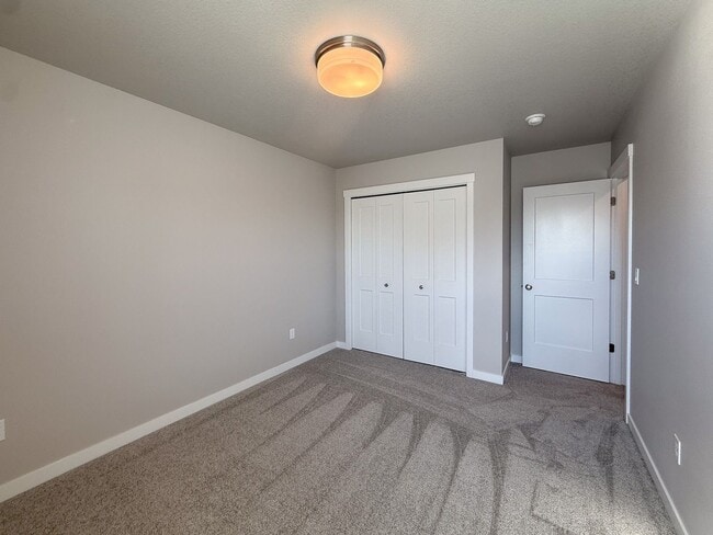 Building Photo - 356 SE Shetterly Dr