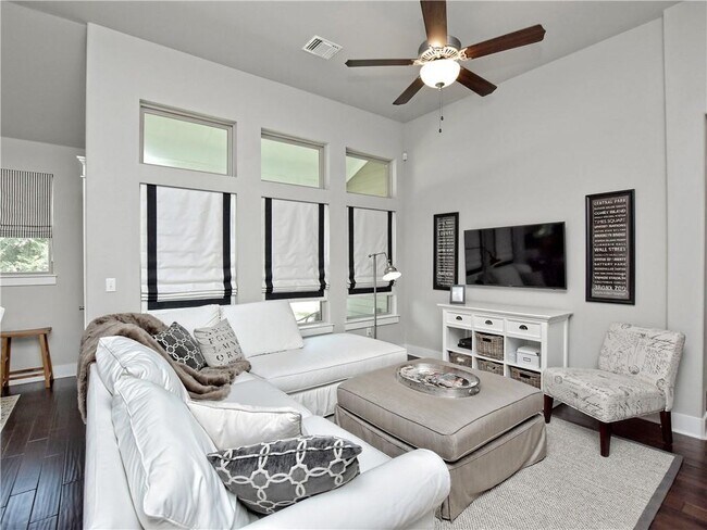 Building Photo - 10911 Rock Island Dr