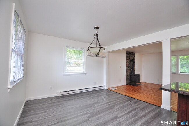 Building Photo - 13 Pleasant View Ave