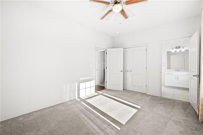 Building Photo - 170 Wren Dr