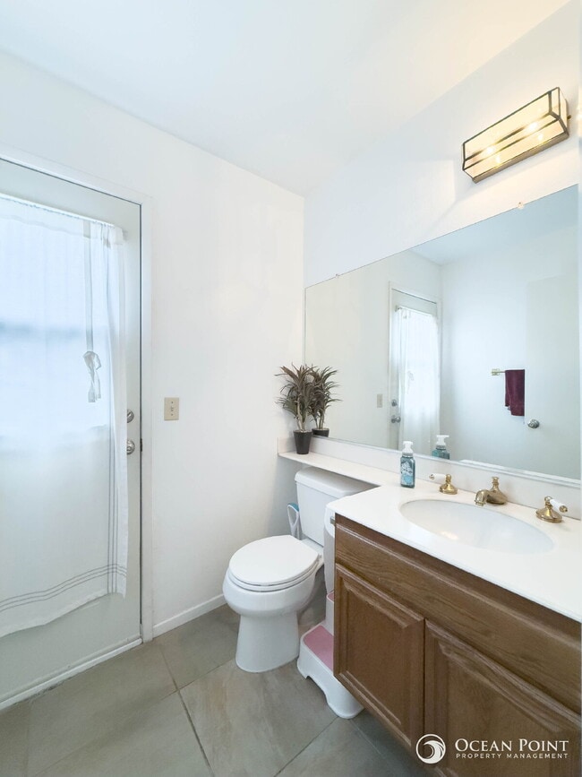 Building Photo - Large Four Bedroom Home for Rent in Moorpark!