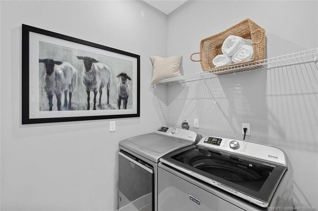 Building Photo - 823 SW Pr Ave