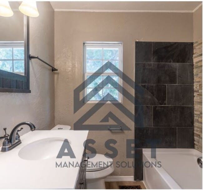 Building Photo - RENT TO OWN – Warr Acres!