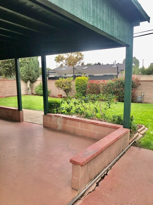 Building Photo - 4930-4930 Sawtelle Blvd