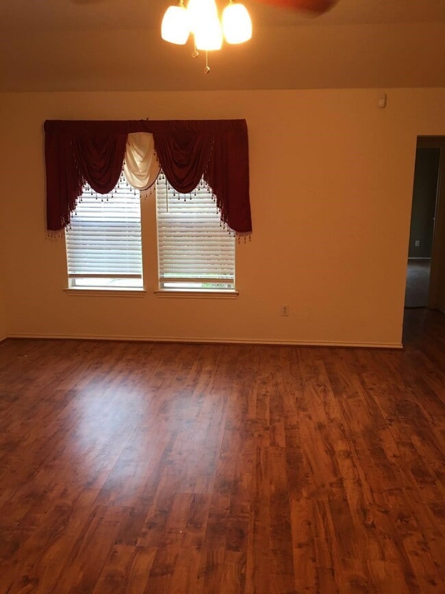 Building Photo - 2920 Emerald Brook Ln