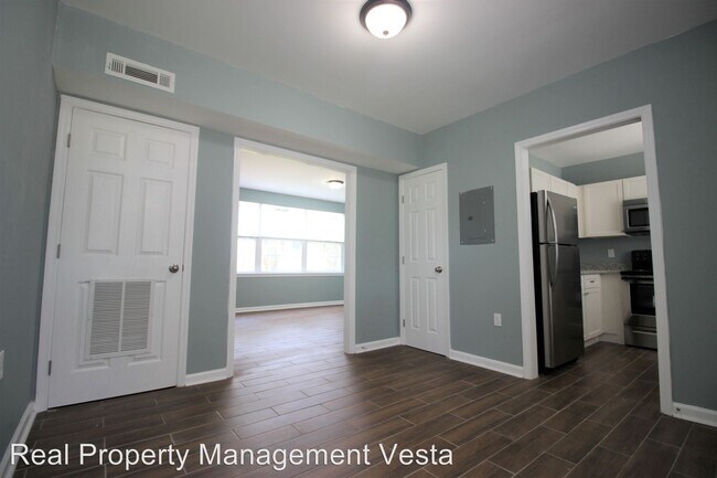 Building Photo - 833 North Ave