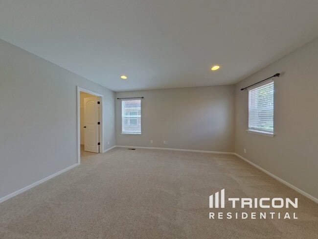 Building Photo - 7996 E 53rd Dr
