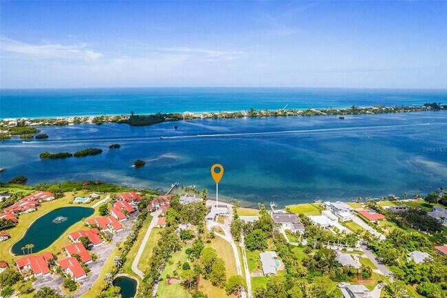 Building Photo - 716 Sarabay Rd