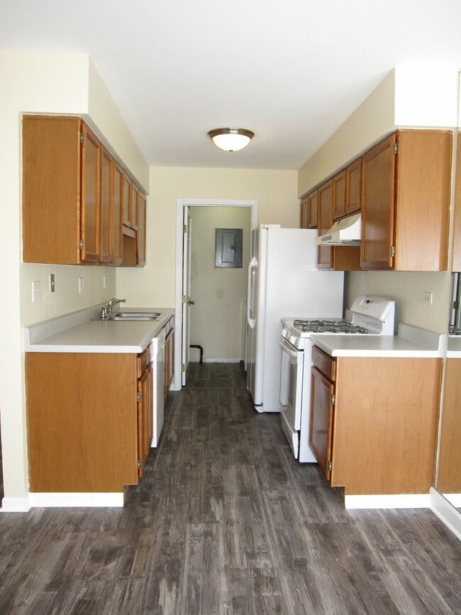 Building Photo - 2232 Colorado Ave