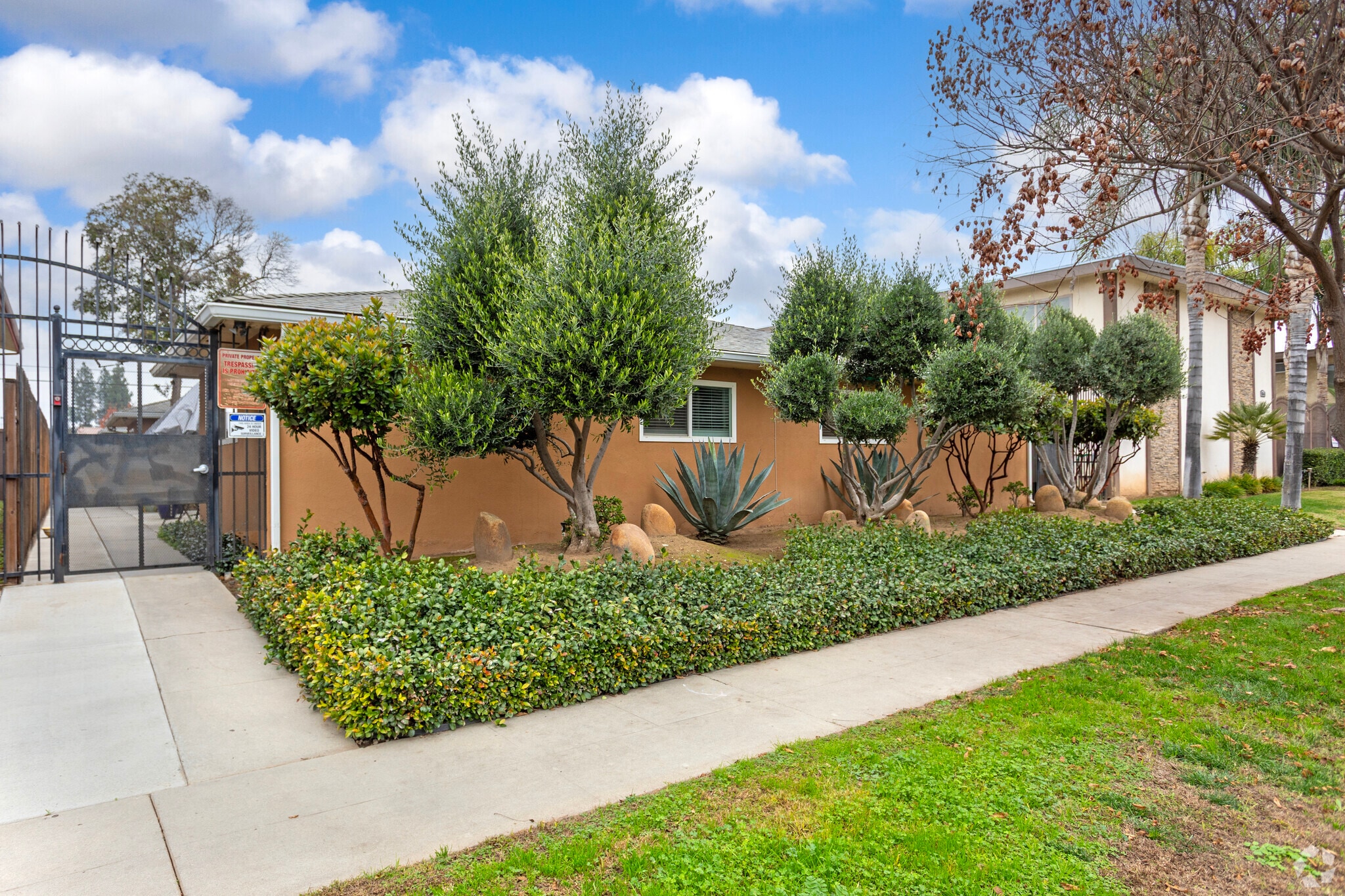 Building - 1330 E San Bruno Ave