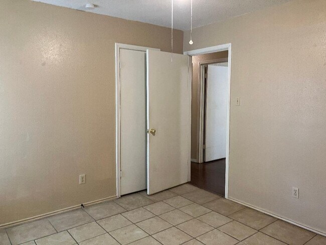 Building Photo - 11323 Jarbo Pass Dr