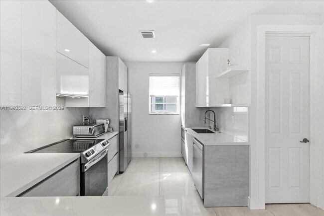 Building Photo - 7743 SW 99th St