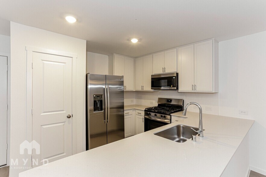 Building Photo - 10120 Dalgreen Cir