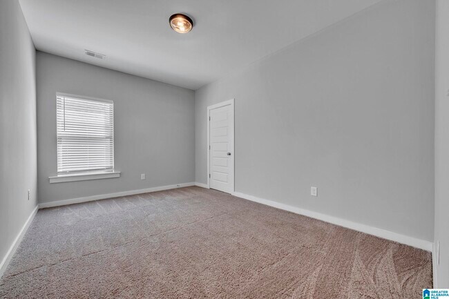 Building Photo - 559 Troubadour Ln