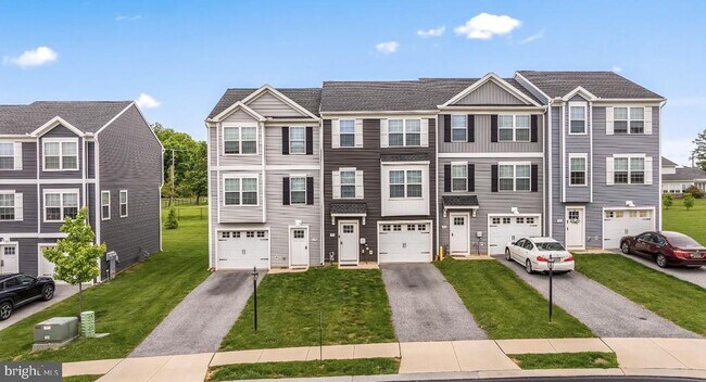 Building Photo - 14 Cadbury Dr