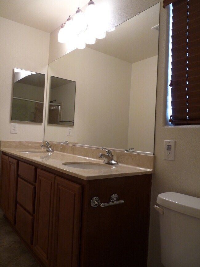 Building Photo - SOUTHWEST 3 BEDROOM, 2.5 BATH WITH LOFT
