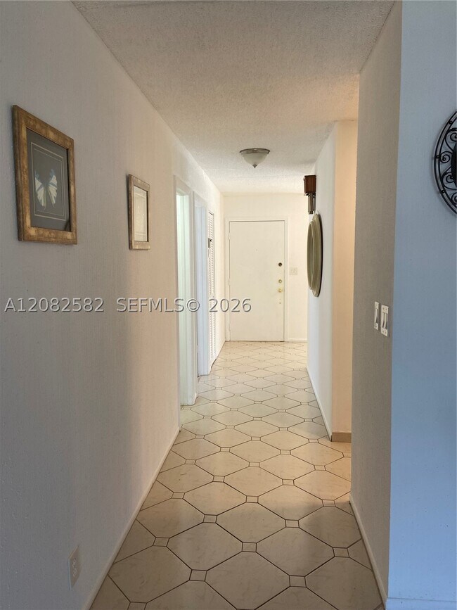 Building Photo - 13283 Pineapple Palm Ct