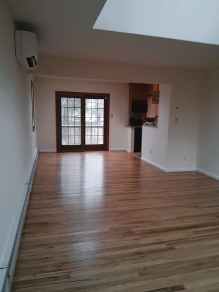 Building Photo - 37 South Ln