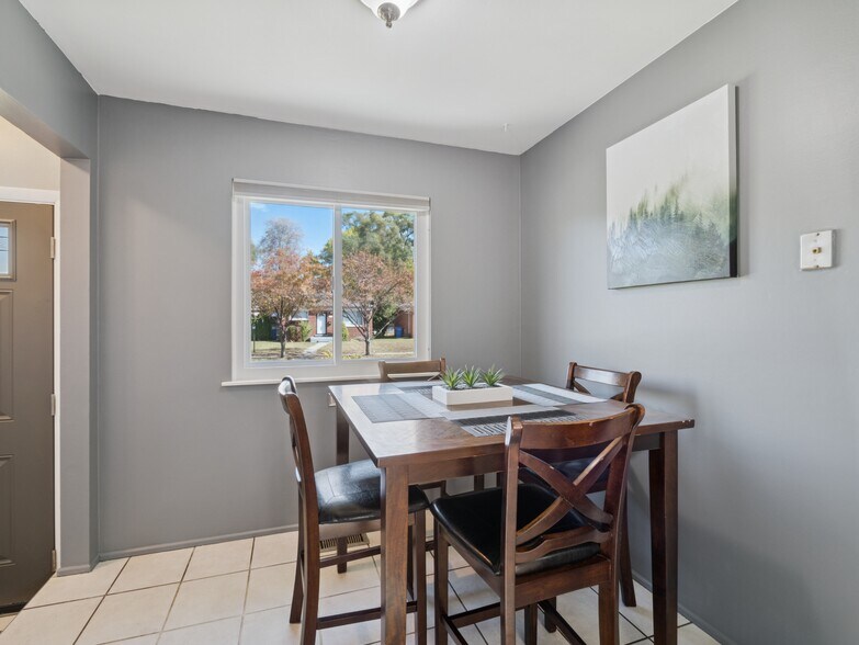 Building Photo - 26805 Richard Dr