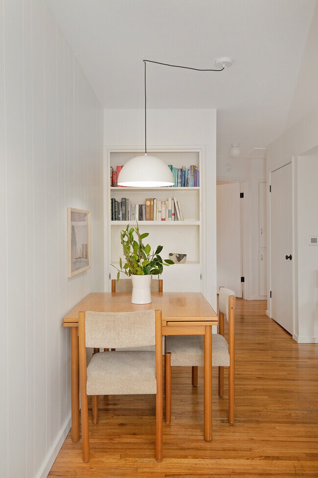 Building Photo - 1330 NE Church St