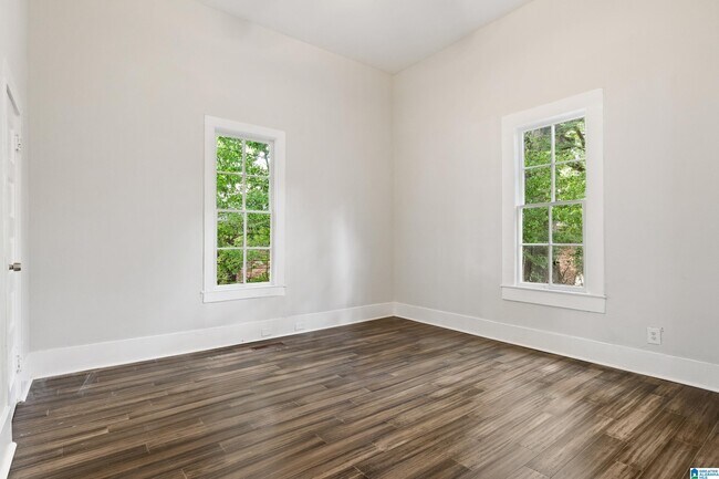 Building Photo - 4014 5th Ave S