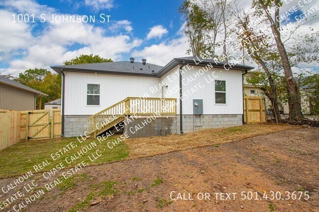 Building Photo - 1001 Johnson St