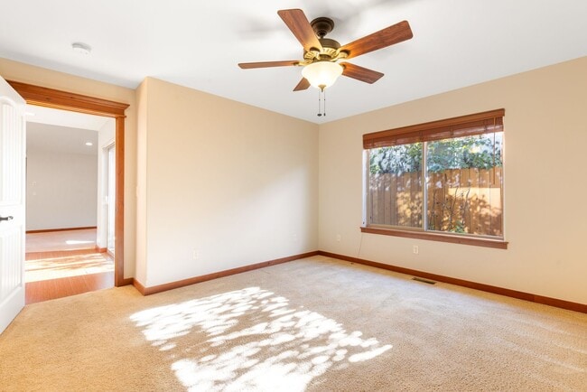 Building Photo - Spacious Single Level home with A/C & 3-car Garage