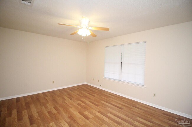 Building Photo - 8113 Stonebrook Dr