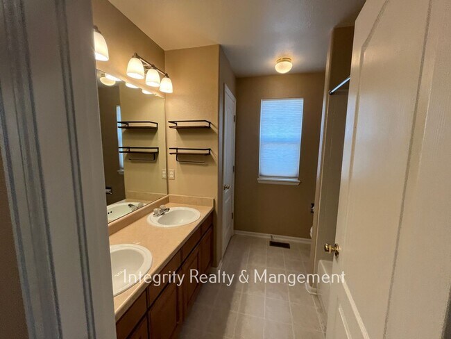 Building Photo - 9262 Melborne Ct