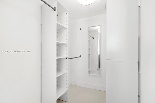 Building Photo - 495 Brickell Ave