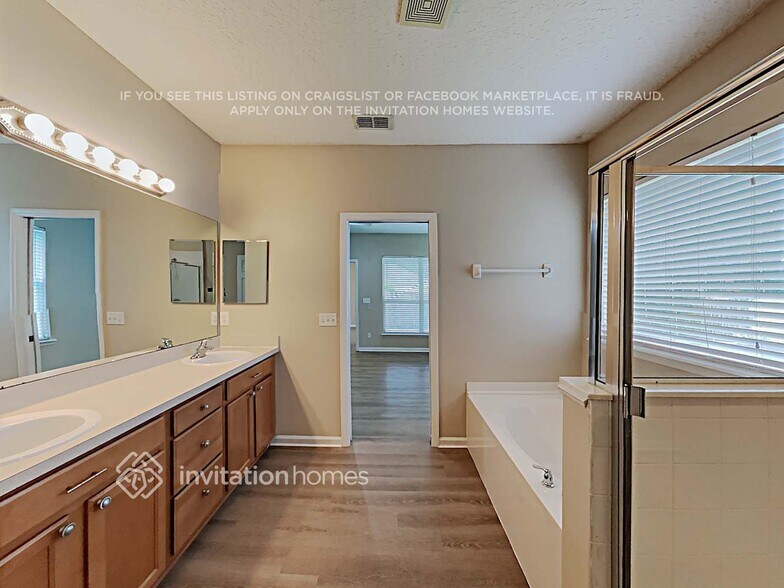 Building Photo - 3064 Litchfield Dr