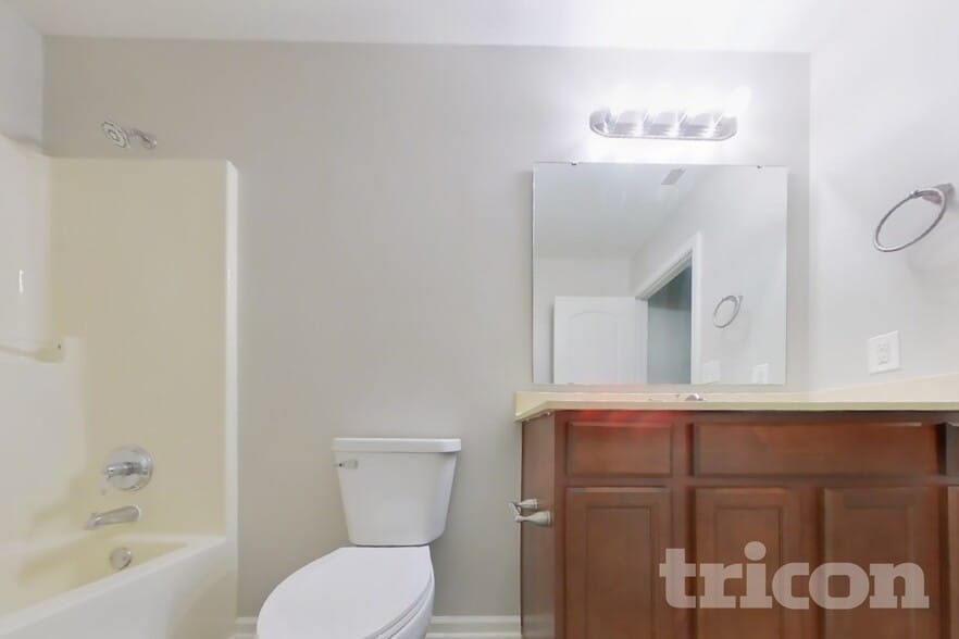 Building Photo - 11491 N Creekside Dr