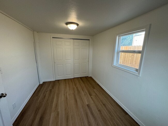 Building Photo - Cozy Remodeled 2 Bedroom, 1 Bathroom Home