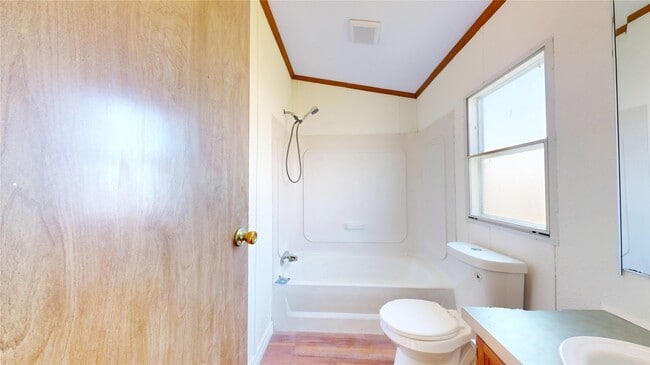 Building Photo - 435 16th St