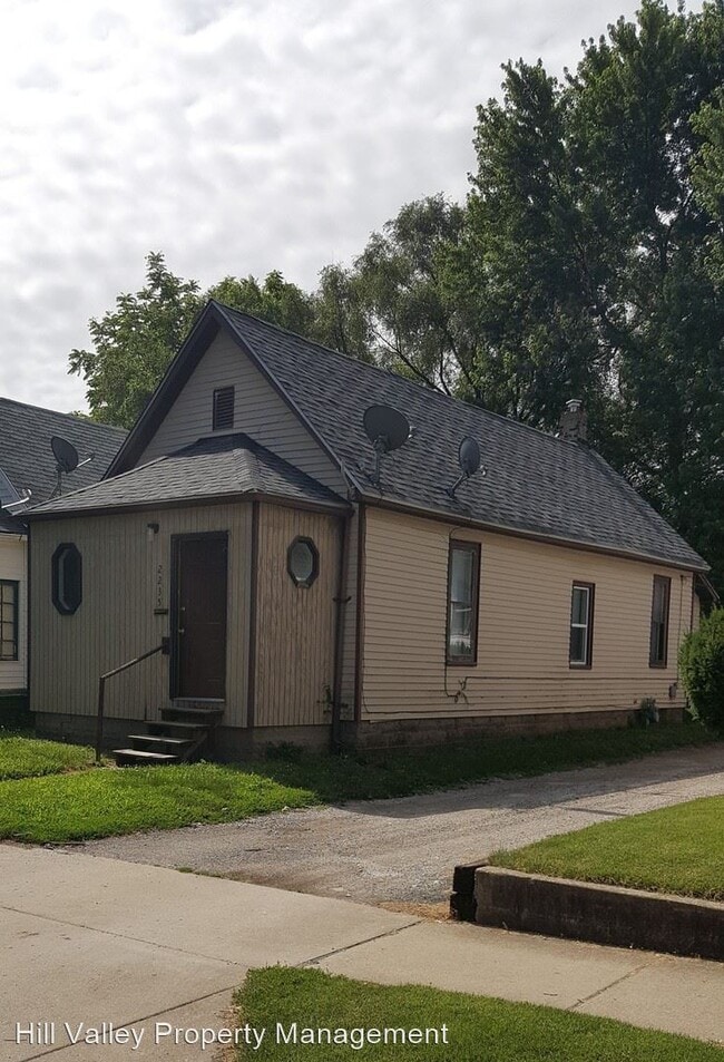 Primary Photo - 1 br, 1 bath House - 2235 3rd Ave