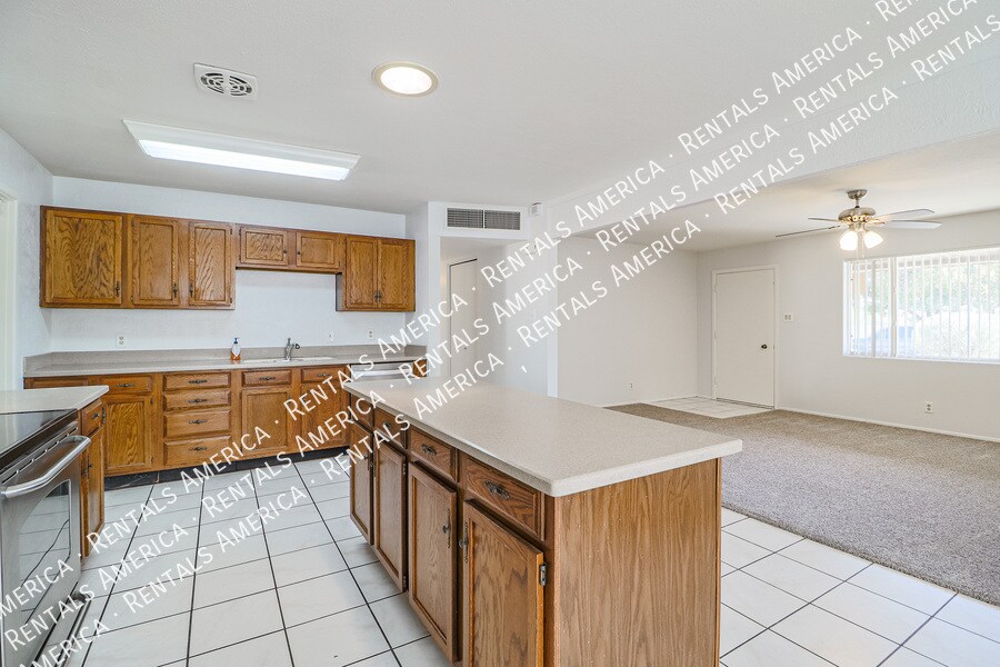 Building Photo - 1314 N 70th St