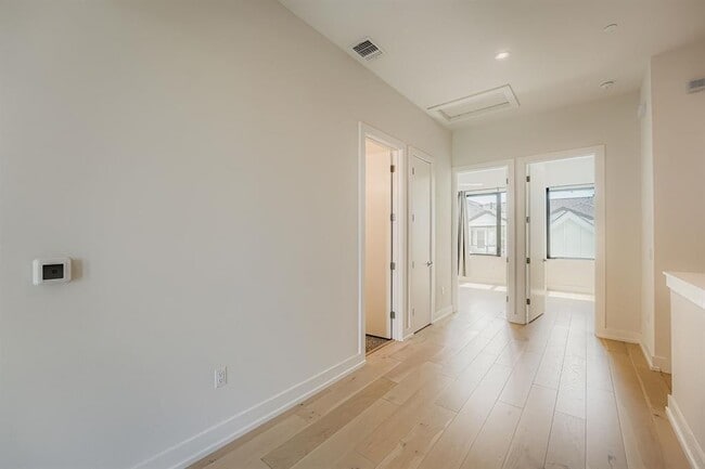 Building Photo - 2513 Philomena St
