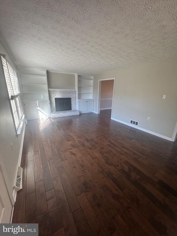 Primary Photo - 2150 Harvest Dr