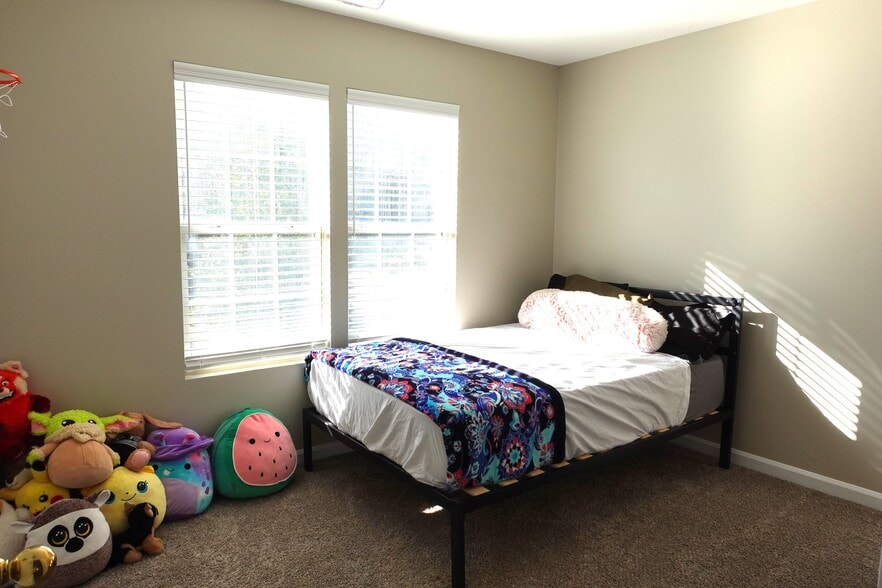 Bedroom #2 - 1333 Holliday Dr