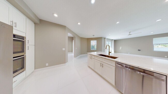 Building Photo - 4BD/3BA Single Family Home with Pool & Office/Den  ** Lawn Care & Pool Care Included **