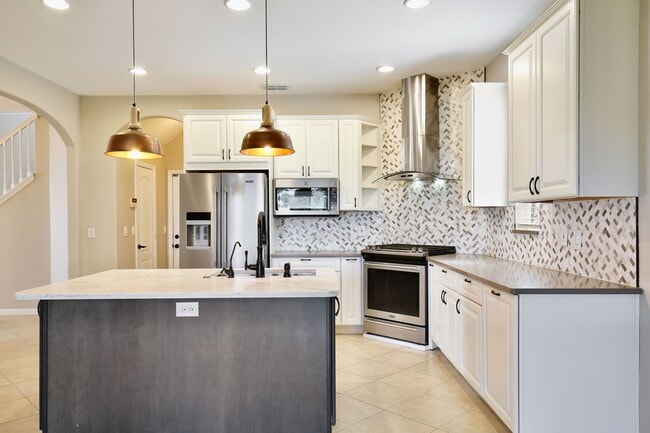 Building Photo - 15601 Bay Vista Dr