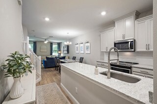 Building Photo - Like New Townhome in Heritage Oaks!